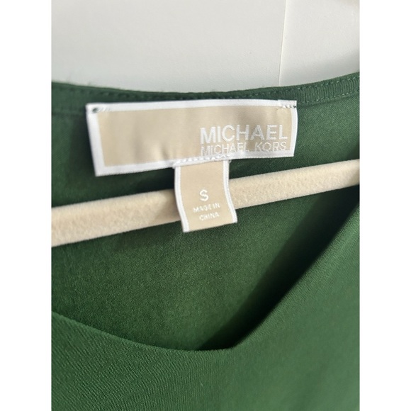 Michael Kors Elegant Green V-Neck Women's Top - Picture 3 of 4